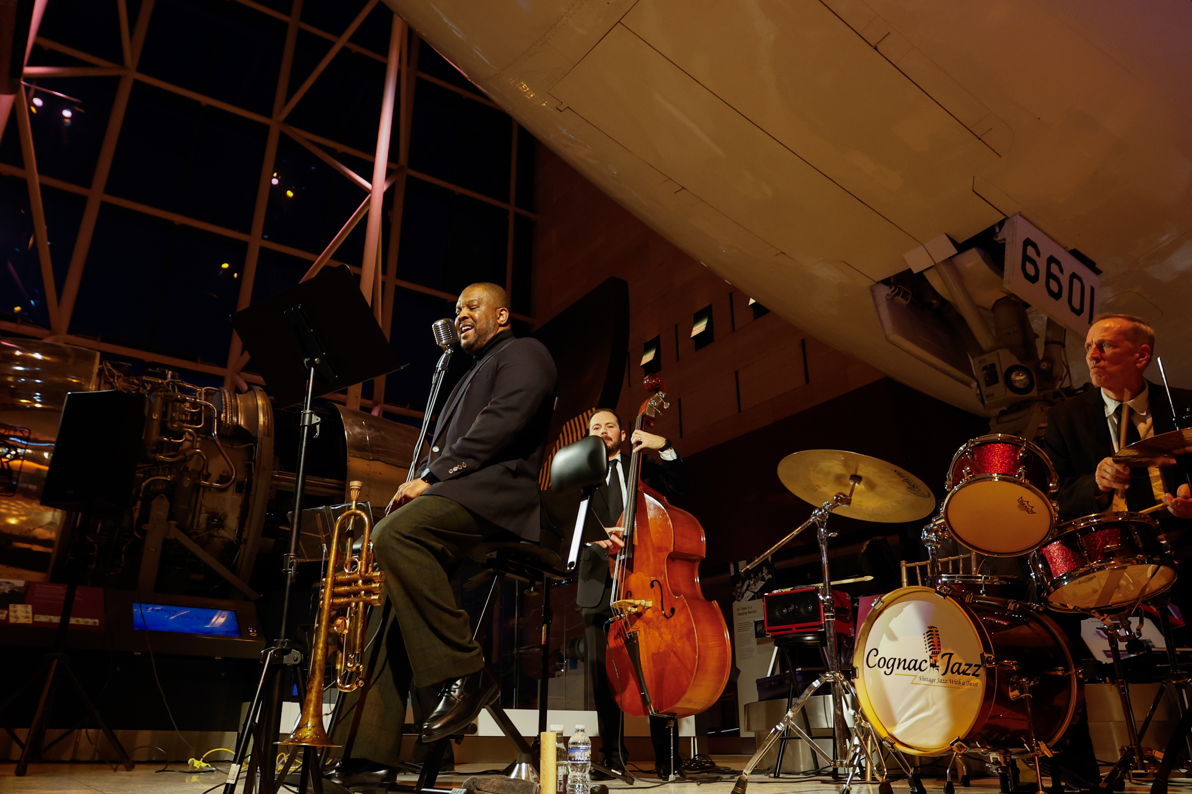Musicians serenaded the guests. Photo by Chris Rose.