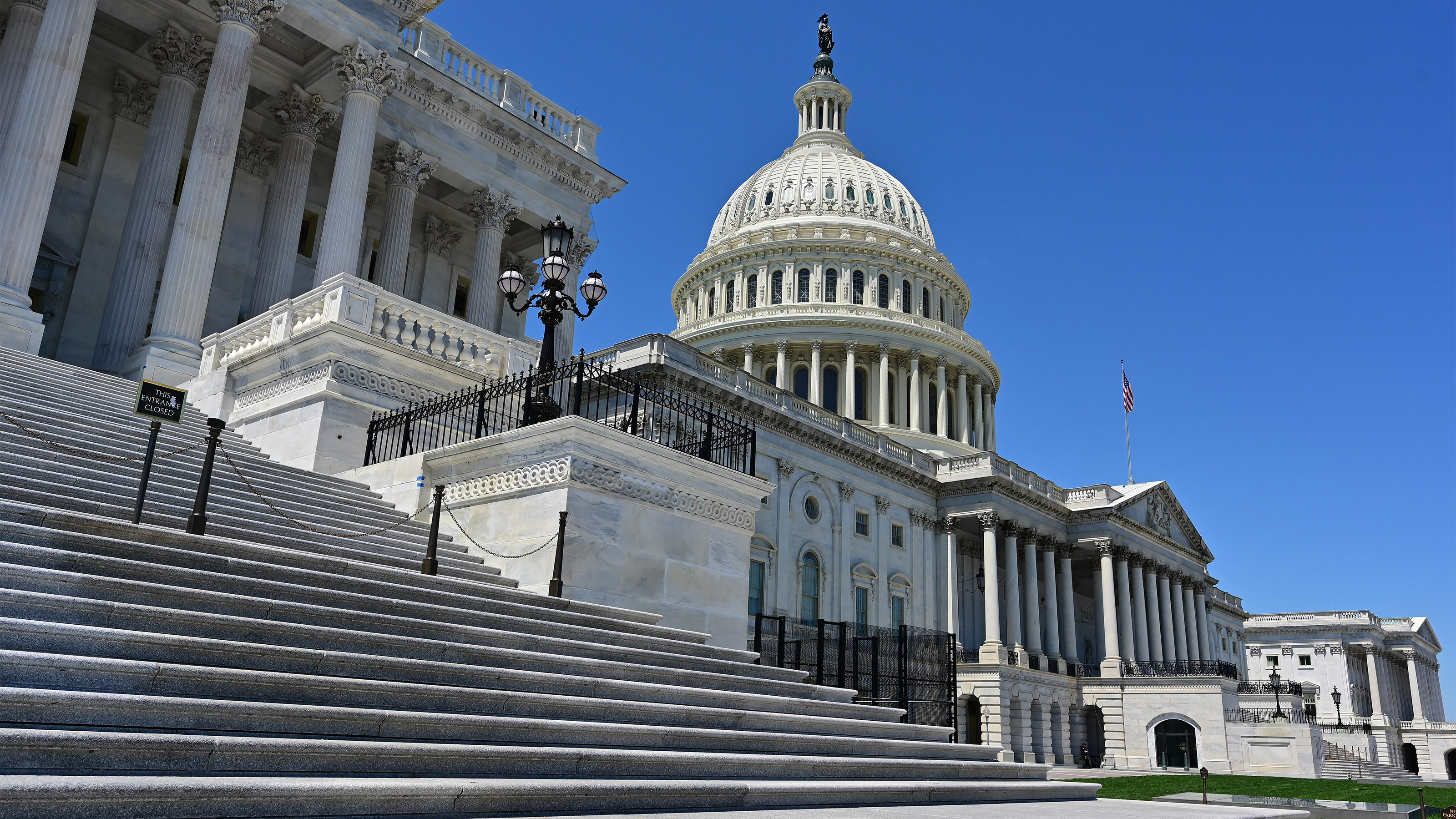 The Capitol is home to the U.S. Congress and its House and Senate governing bodies, which have influence over general aviation. Photo by David Tulis.