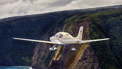 Flying sightseeing tours in gorgeous areas of the country is one way to gain experience and enjoy the scenery. (Photo by Mike Fizer)