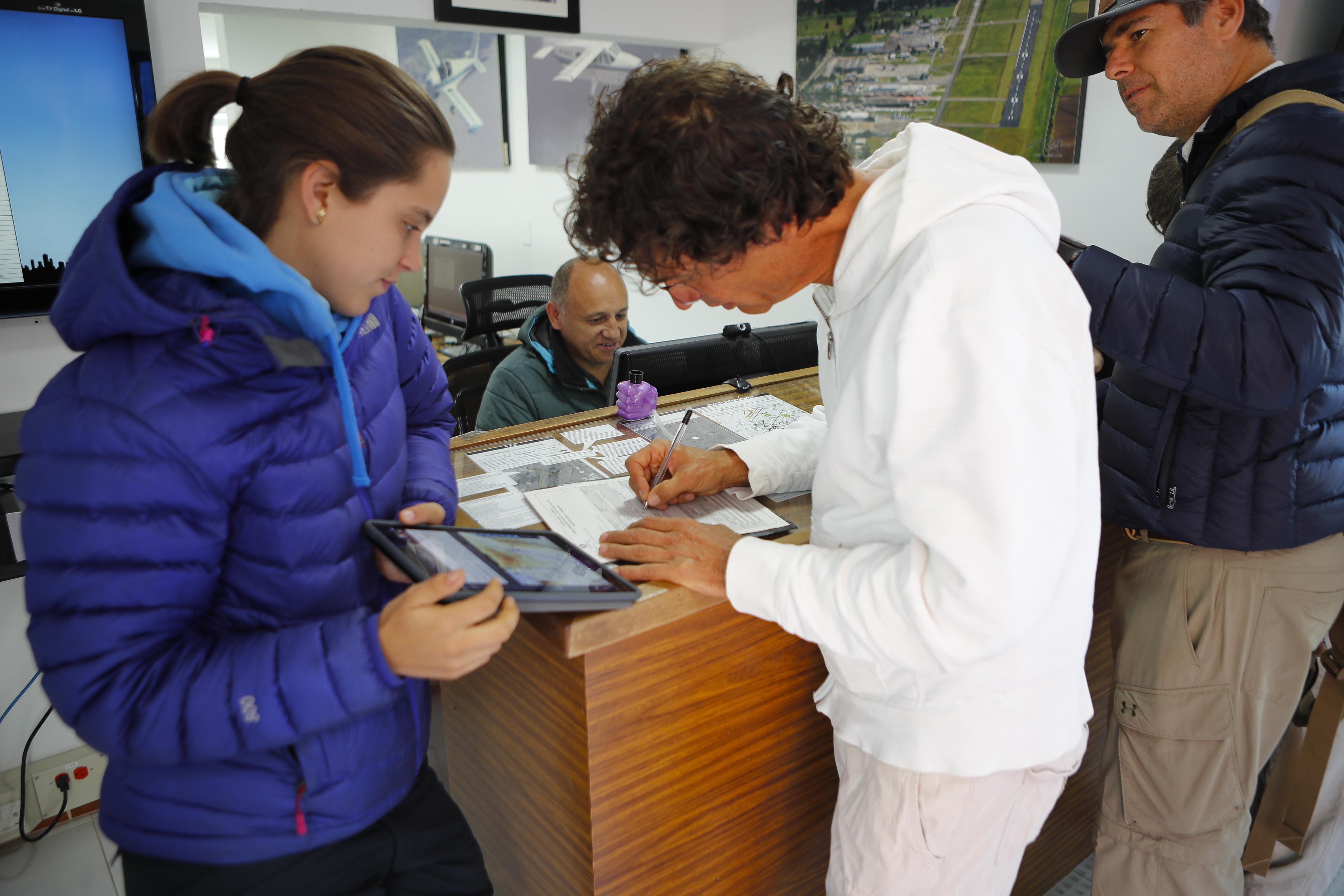 Observing the Patrulla Aerea Civil