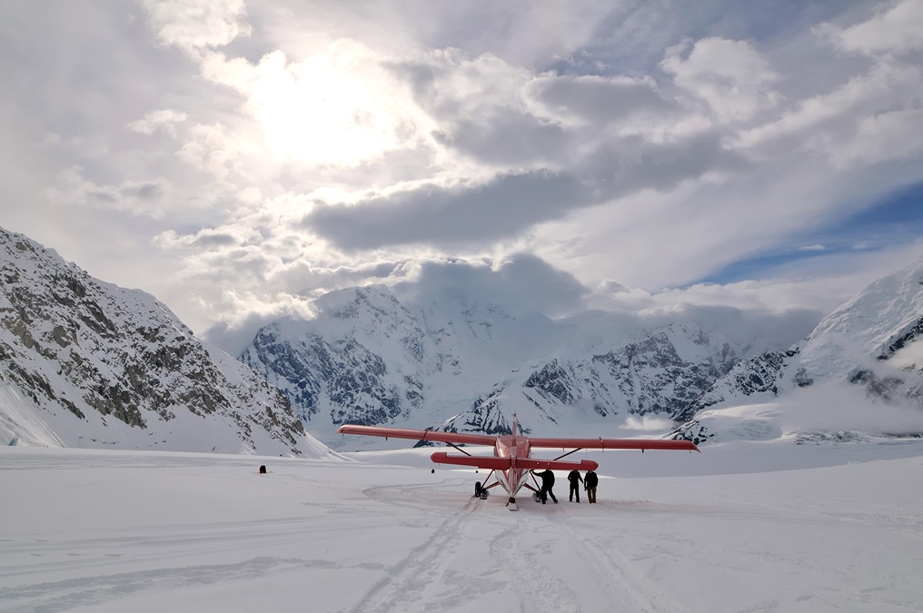 Landing on glaciers