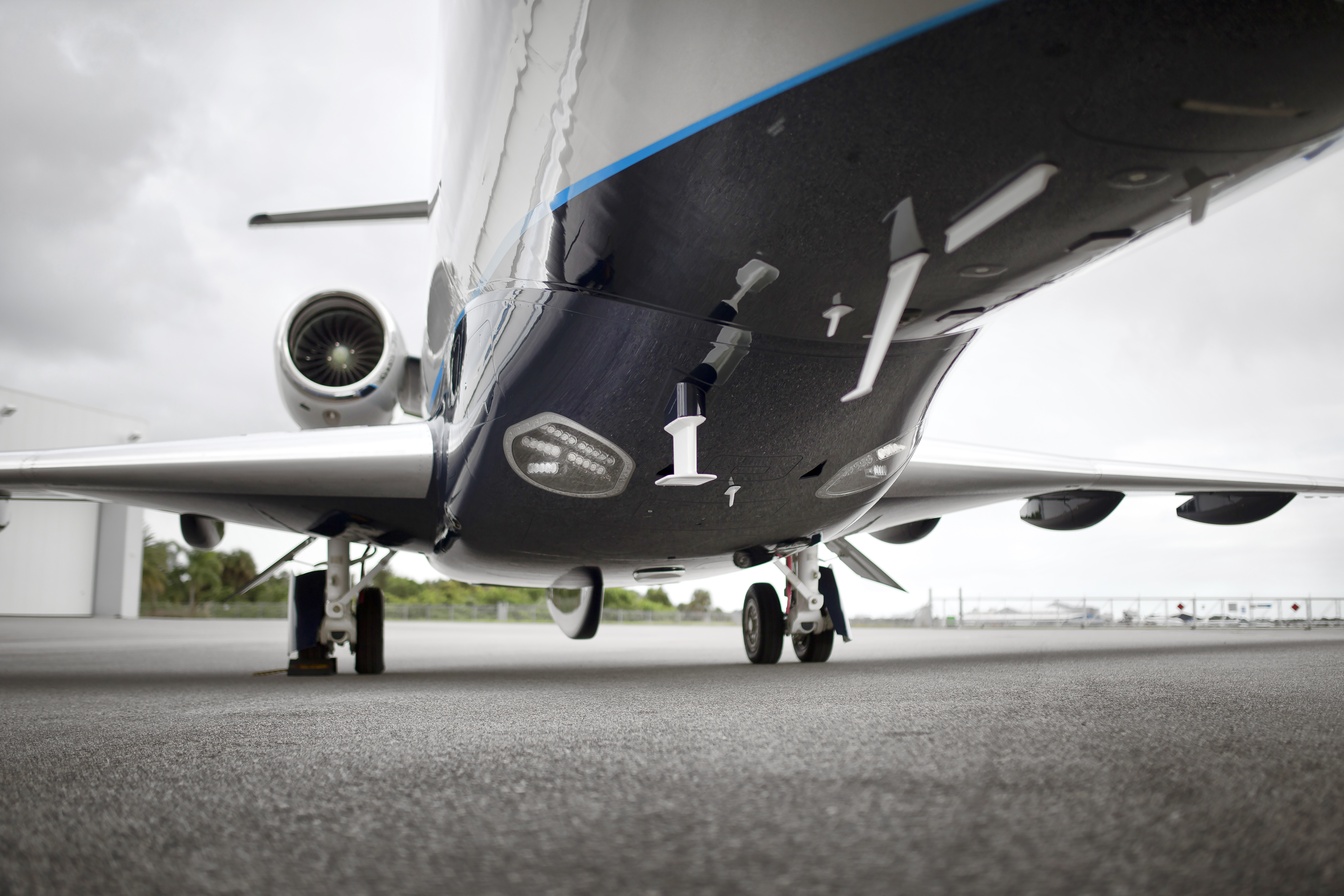 The belly and tail feature nav, com, and Gogo Avance L5 entertainment system antennas, plus a belly skid to protect the ventral fuel tanks.