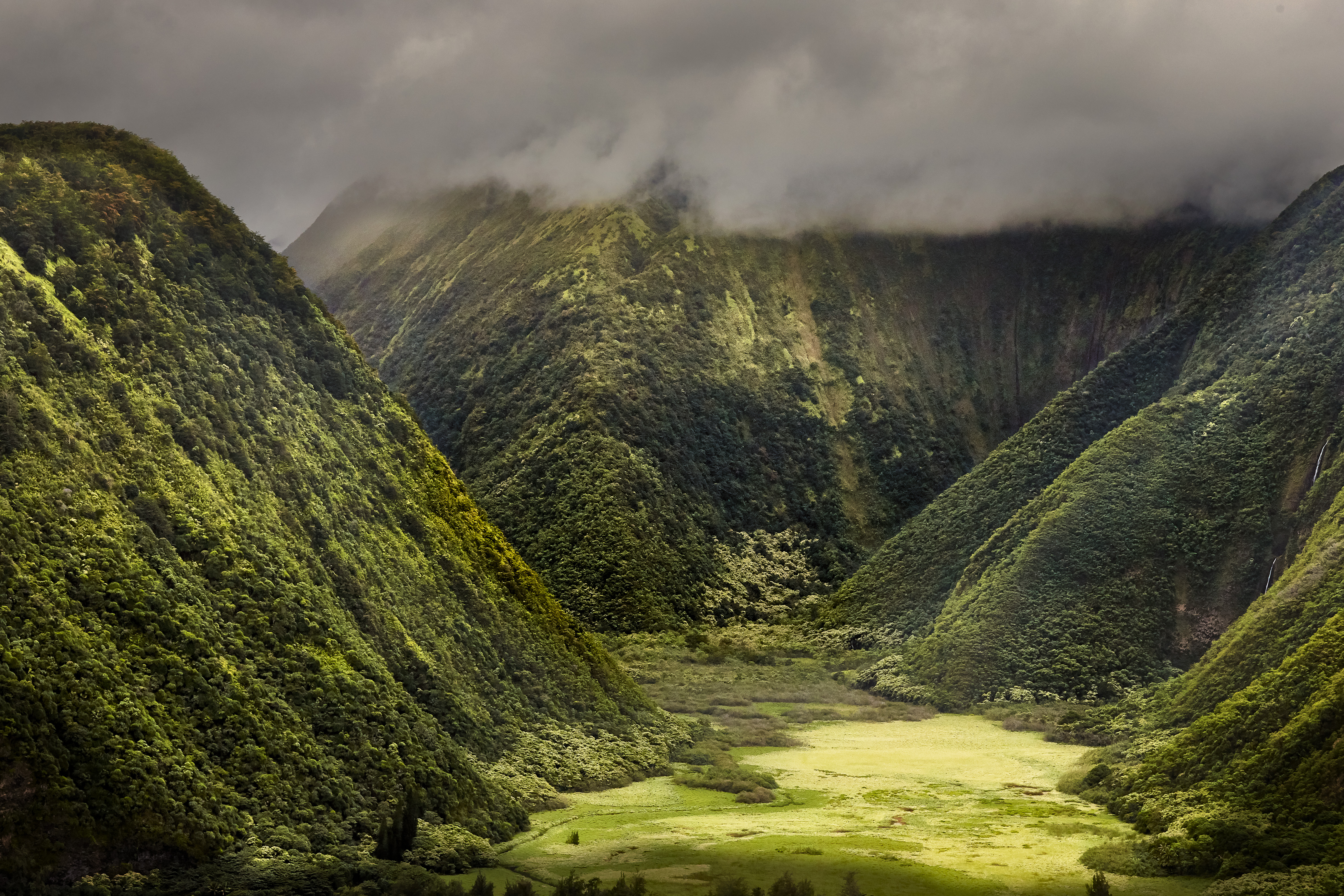 ...to lush green canyons, flying over the islands of Hawaii in Laurence Balter’s Cirrus SR22 is a magic carpet flight into another world.