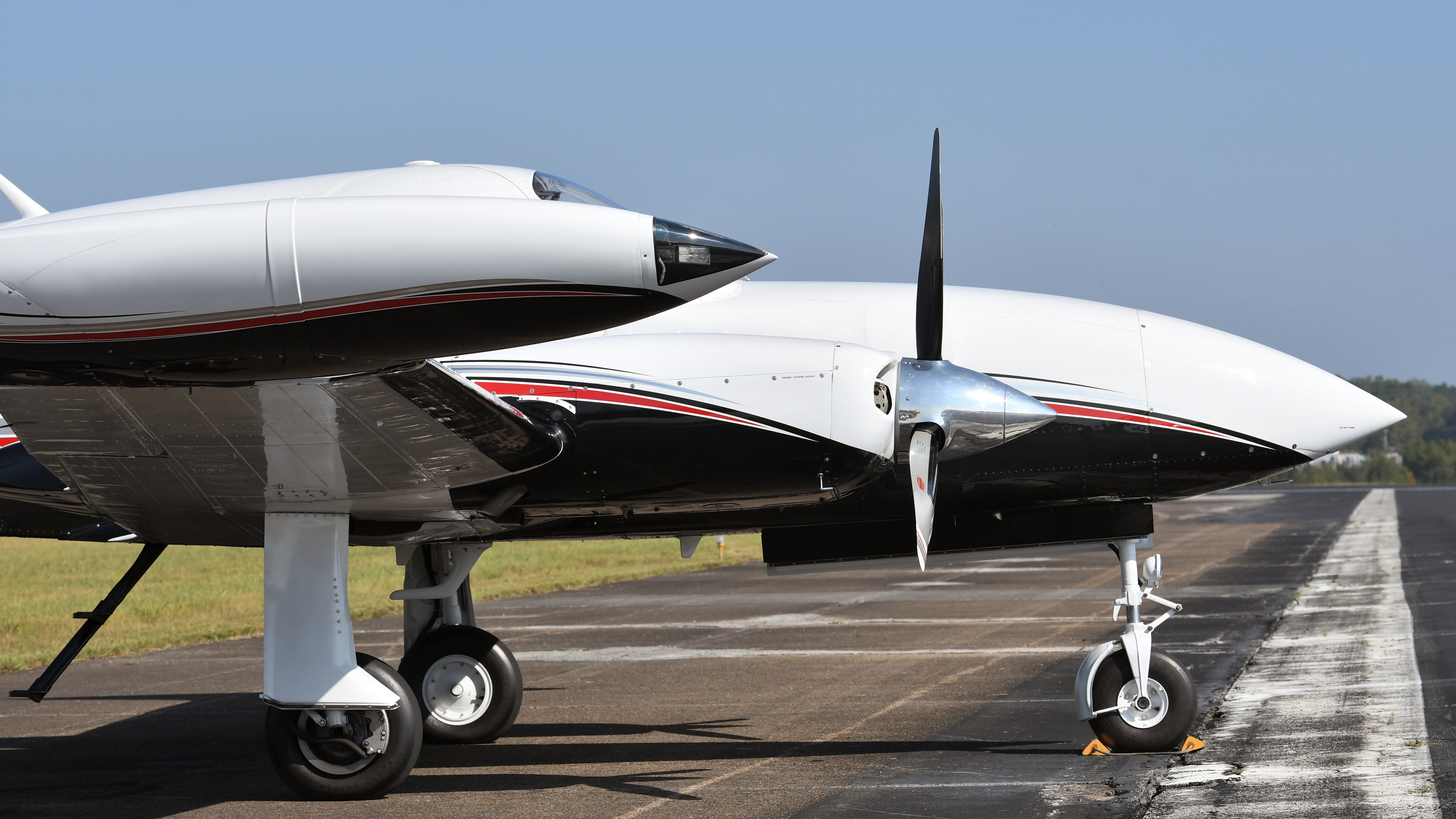 The 310R’s main fuel tanks are its 10-foot-long, 50-gallon tips; with up to 300 pounds on each wing tip, balance is important. 