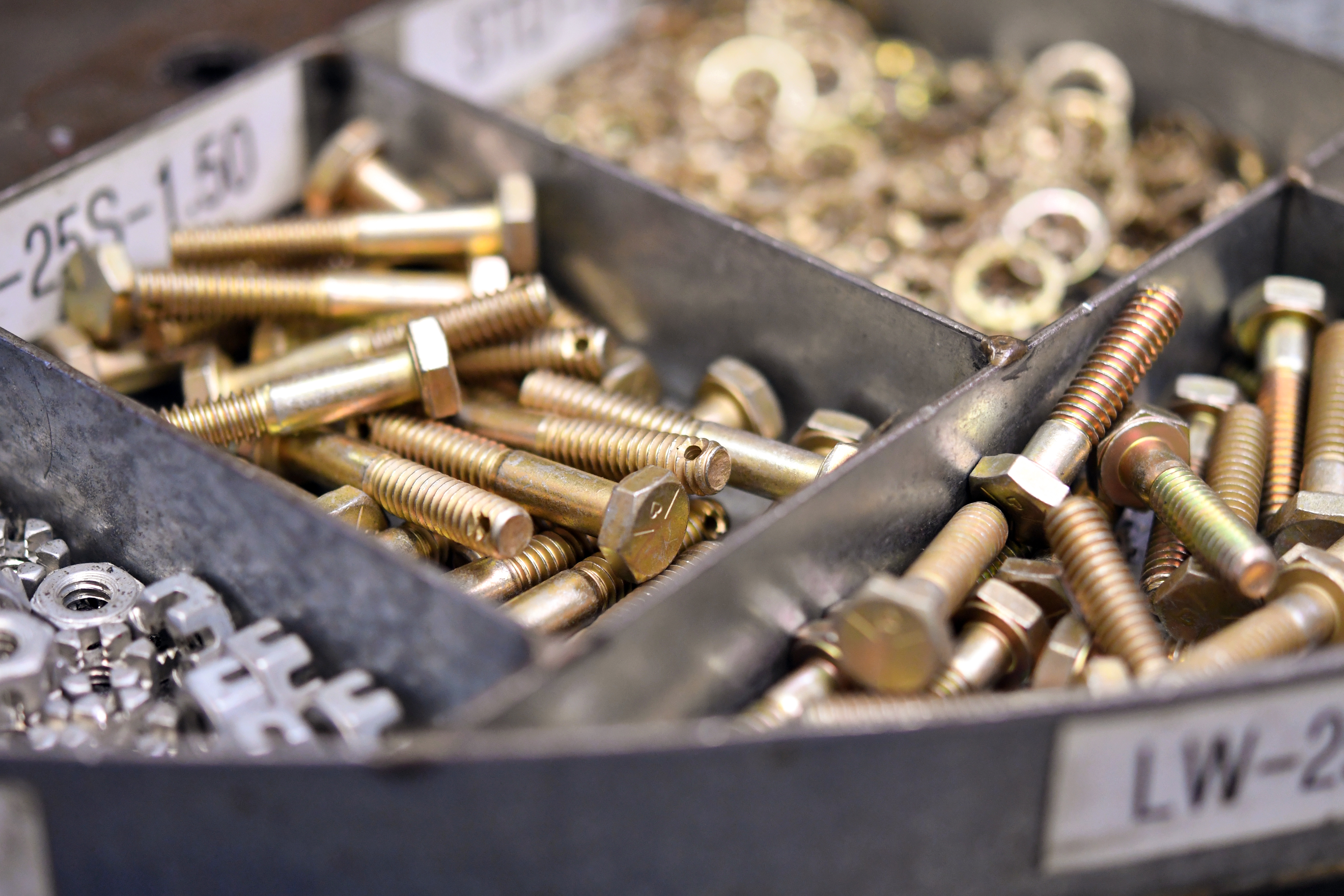 Pistons and components are weighed...