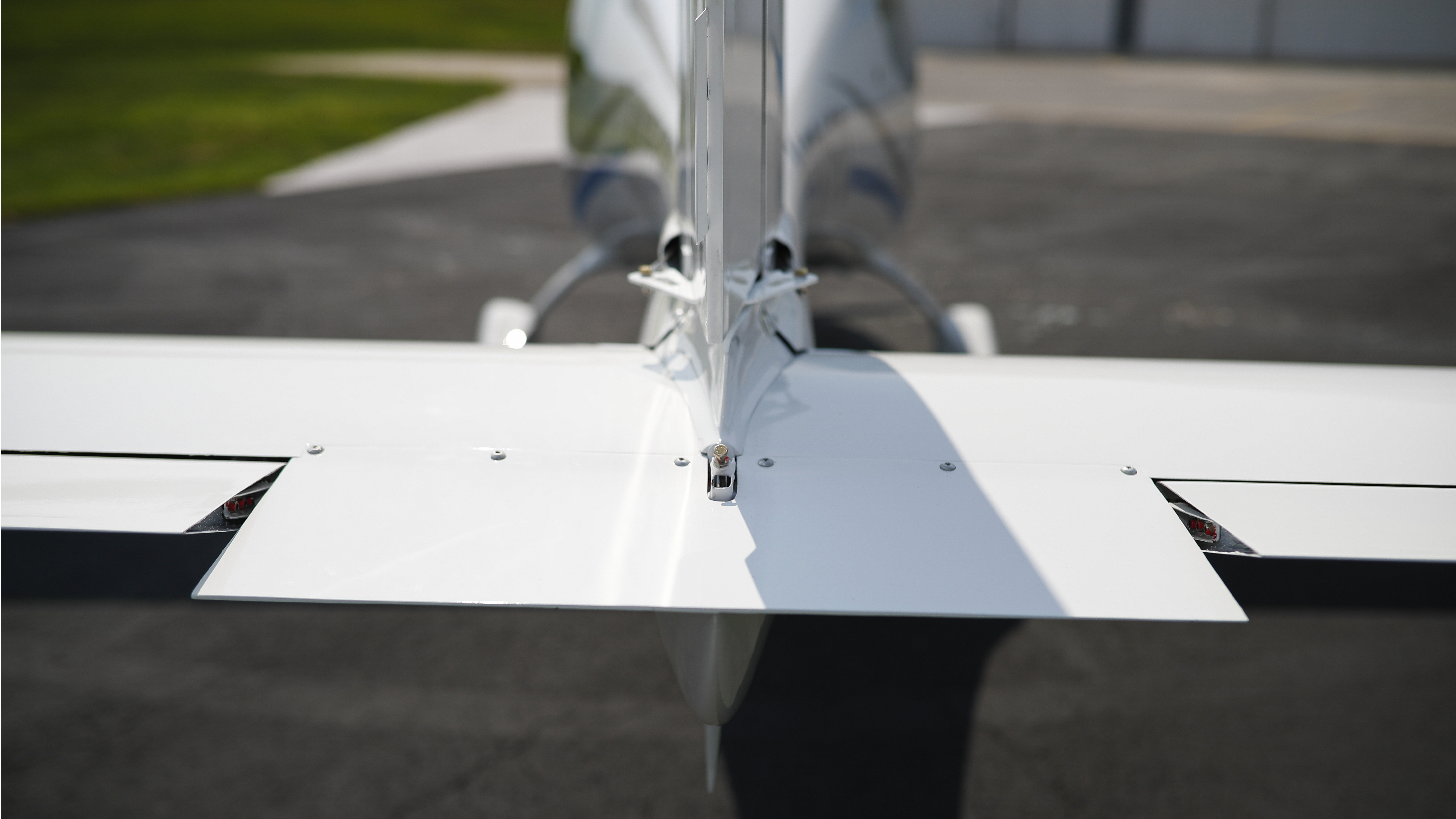 “Beavertail” tames power-on stalls.