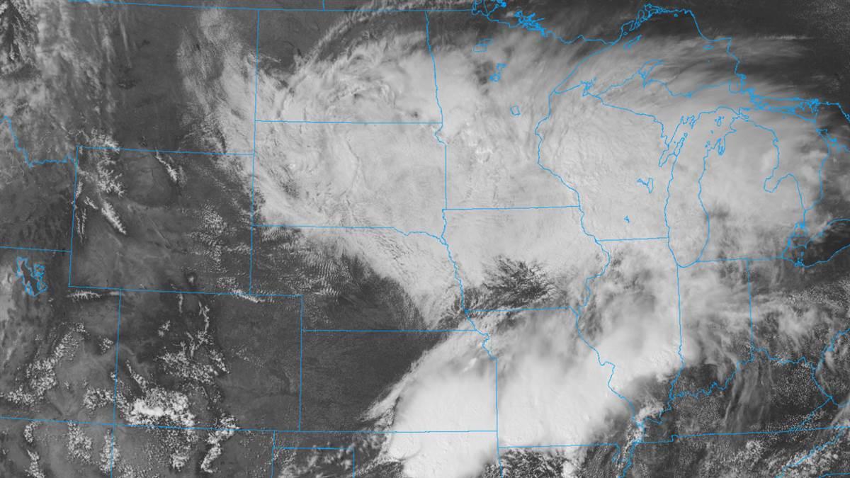 A shot from the GOES-R satellite’s visible channel from 4:30 p.m. on May 27, 2021. Besides the counterclockwise flow around a surface low, some other features can be seen—like the wave clouds in Nebraska, and snow in the Rockies. A mass of cirrus clouds is over an area from eastern Kansas through Illinois. This is ahead of a cold front, and has a strong southerly flow. The shots on the next page are from the same date and time.
