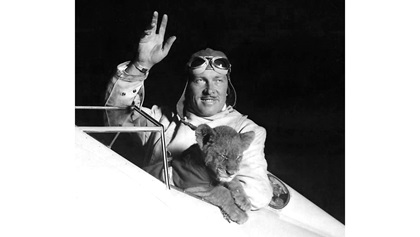 Roscoe Turner brought his lion, Gilmore, on flights until he became too large for the aircraft.