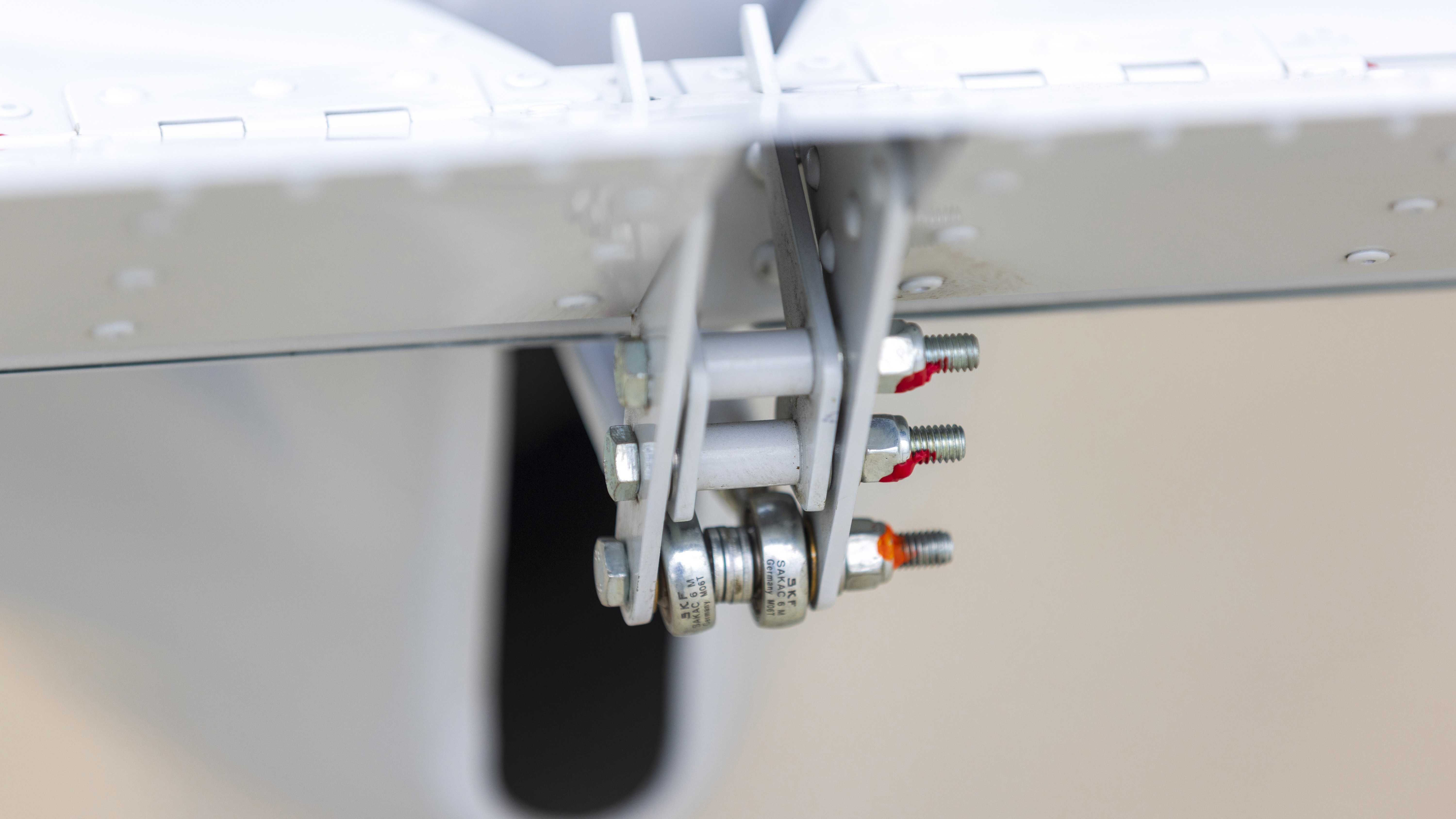 For the stabilator’s control rod attach points it’s redundancy to the max.