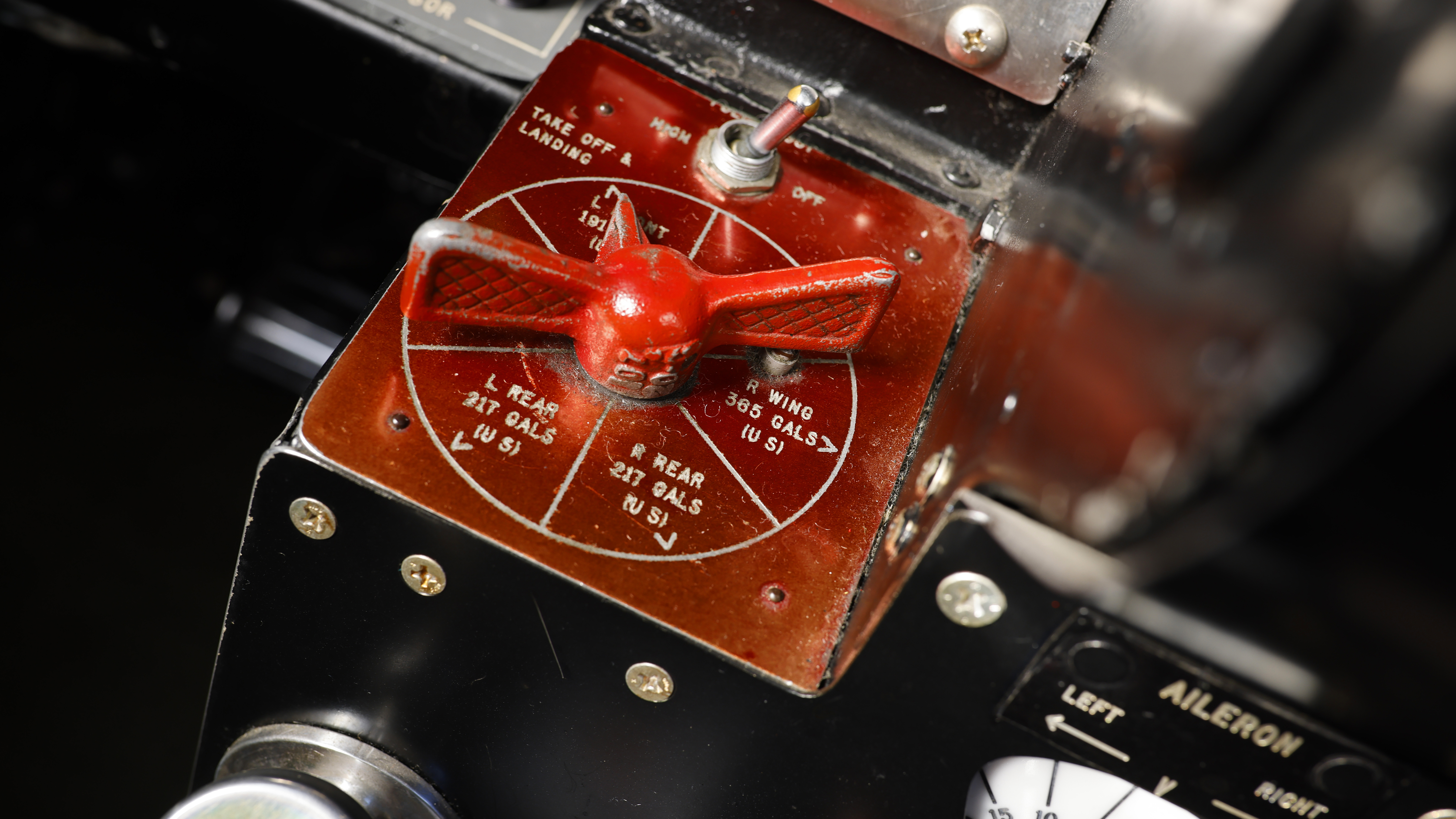 One of two fuel selectors allows pilots to select which of the airplane’s fuel tanks supplies avgas to each engine.