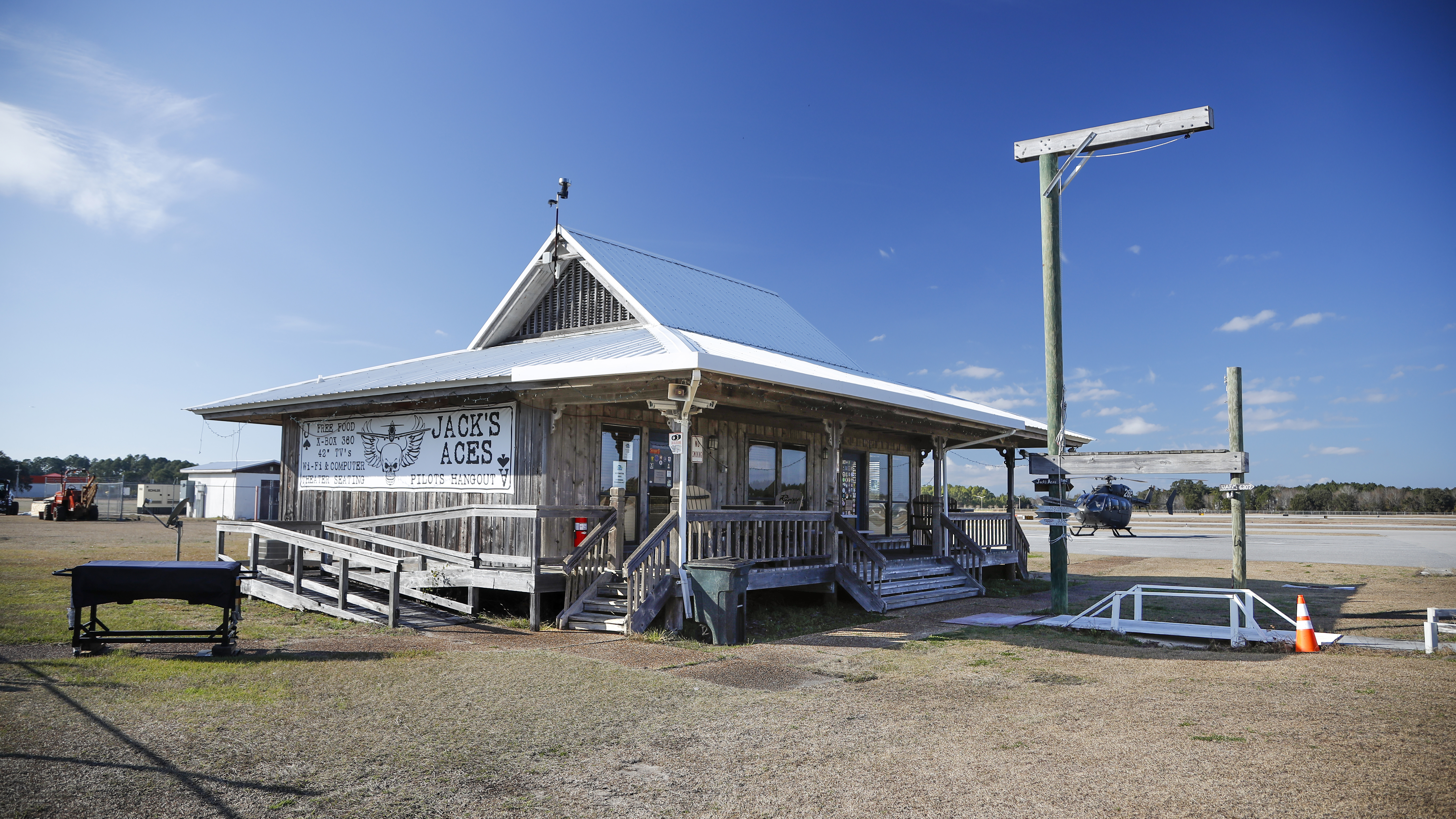 Jack's Aces Pilot and Crew Hangout