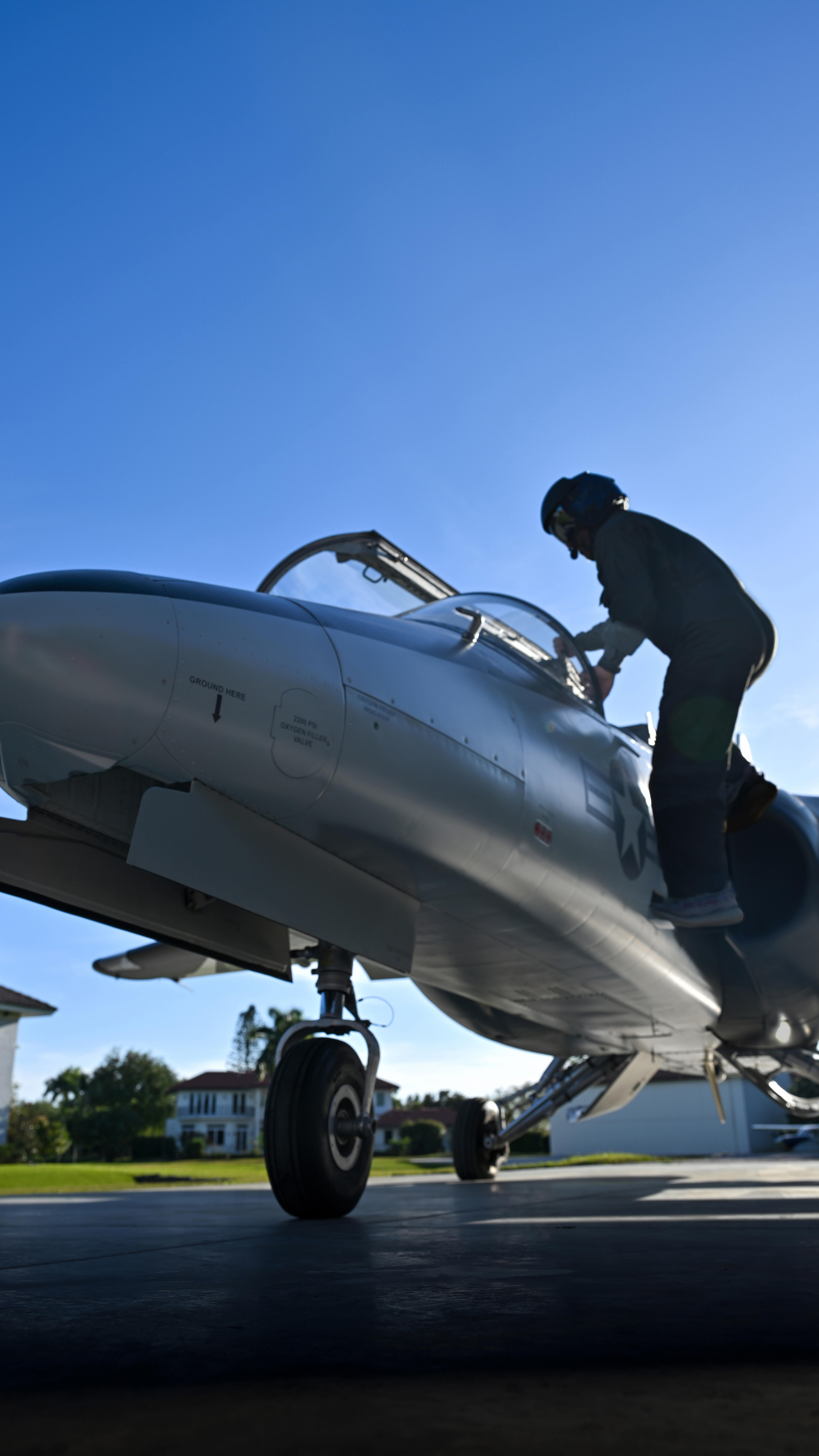 It’s not unusual for his airpark neighbors to see Frizzarin ready to fly his fighter jet.