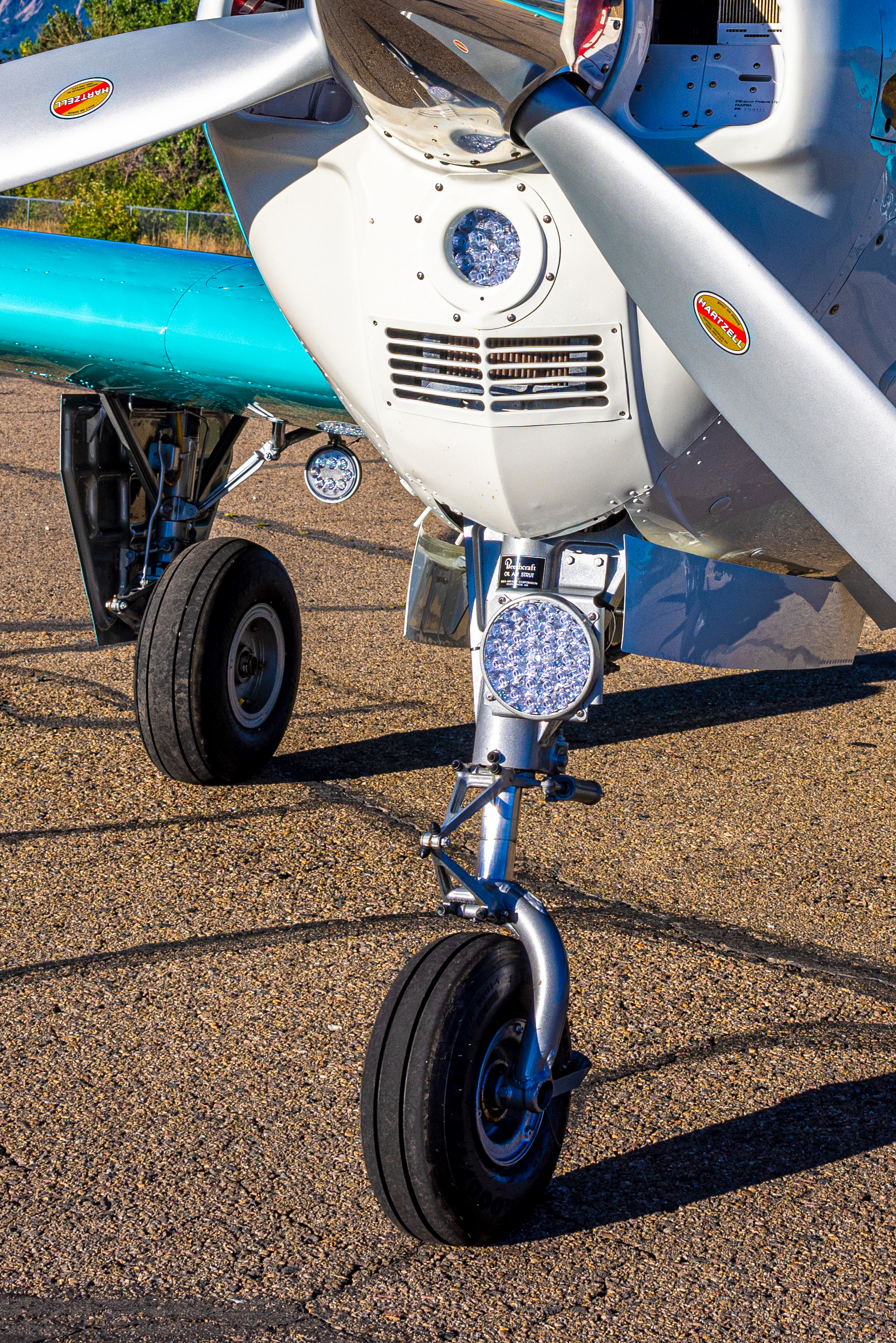 The Gallagher LED landing light kit integrates with Pulse lighting on the main gear.