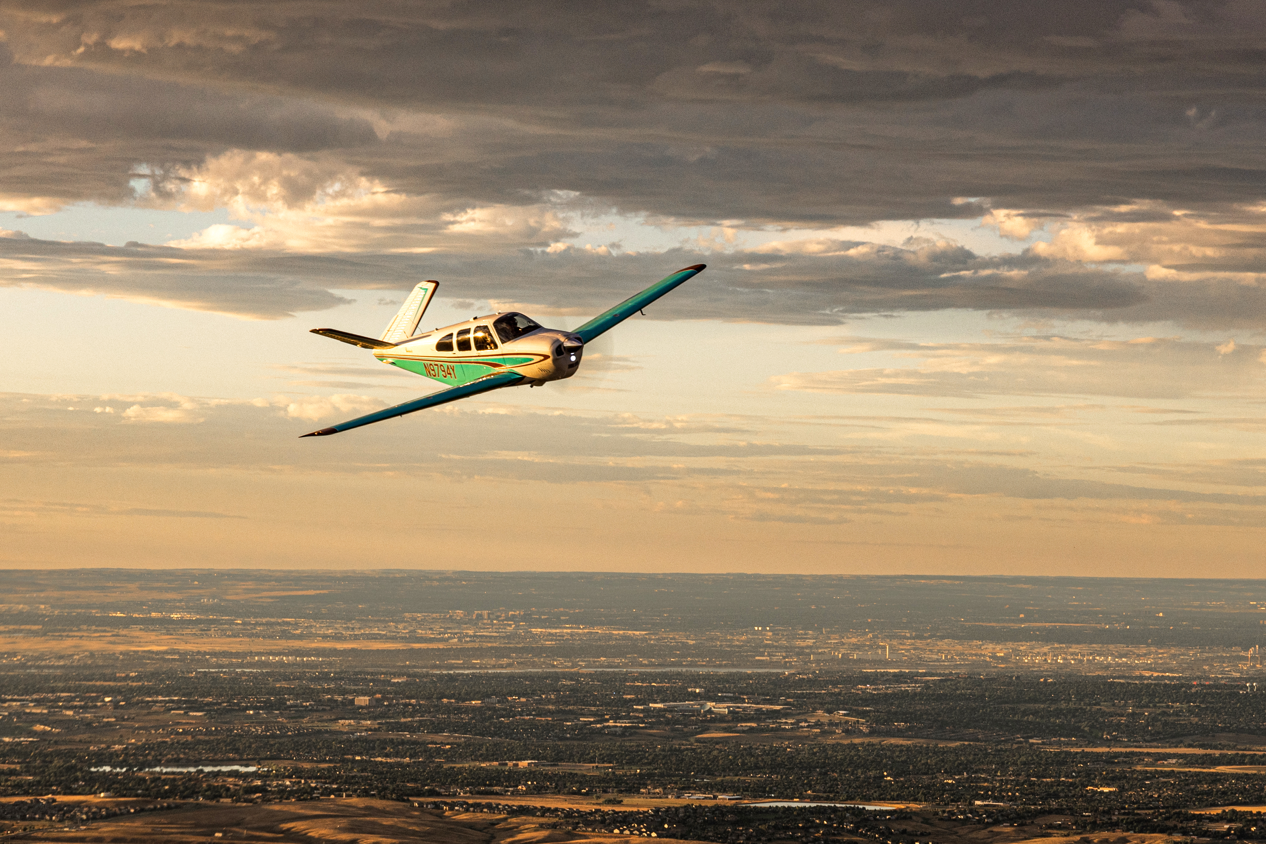 The Weisbarts preserved the original factory exterior scheme brightened with new paint applied by Hayes Aviation in Akron, Colorado, at Colorado Plains Regional Airport (AKO).