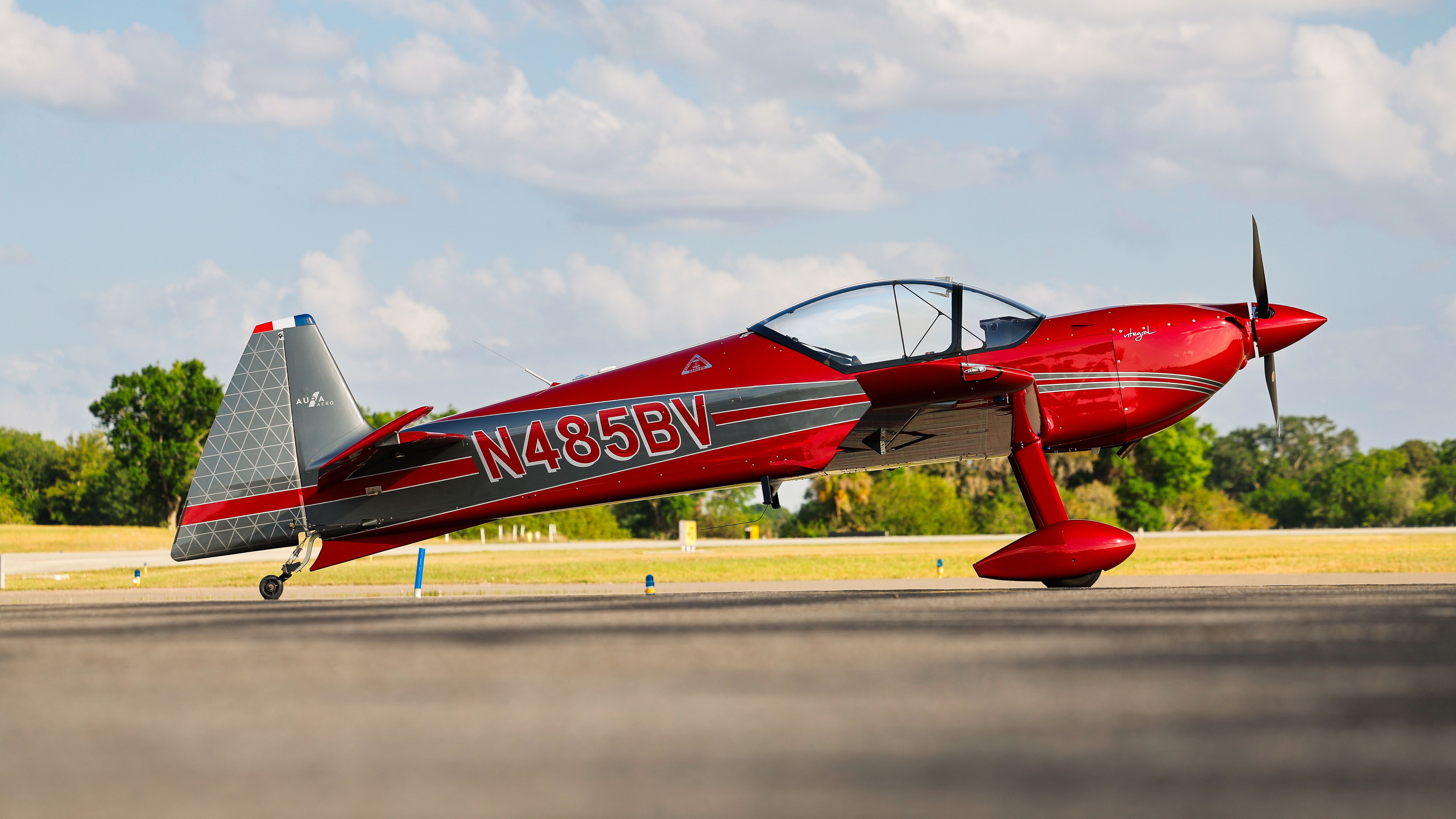 Carbon-fiber materials, a more powerful Lycoming AEIO-390 engine, LED lights, and digital Garmin avionics reflect today's expectations.