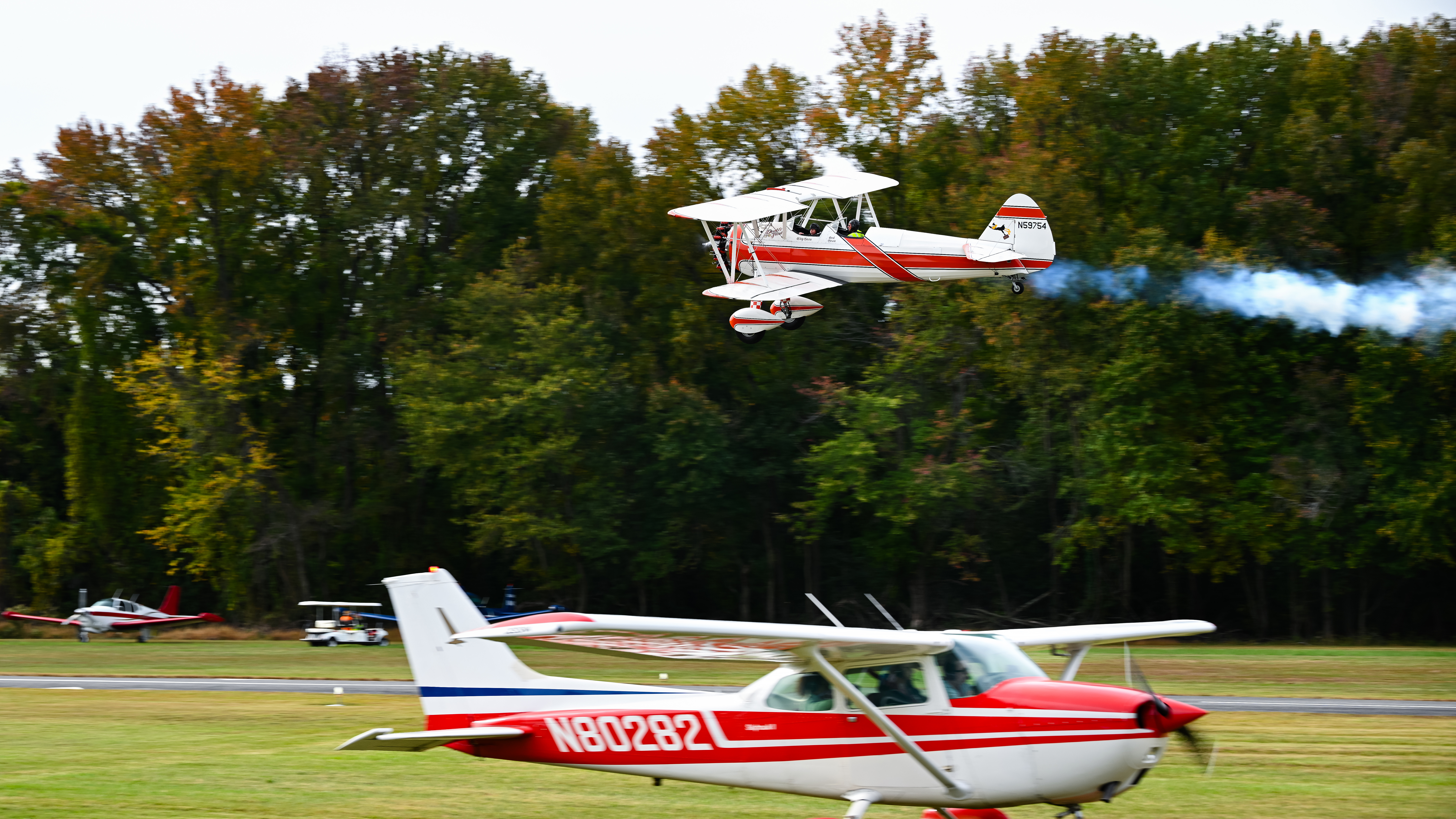 Chip Gnau offered rides in his 1940 Boeing Stearman to lucky spectators.