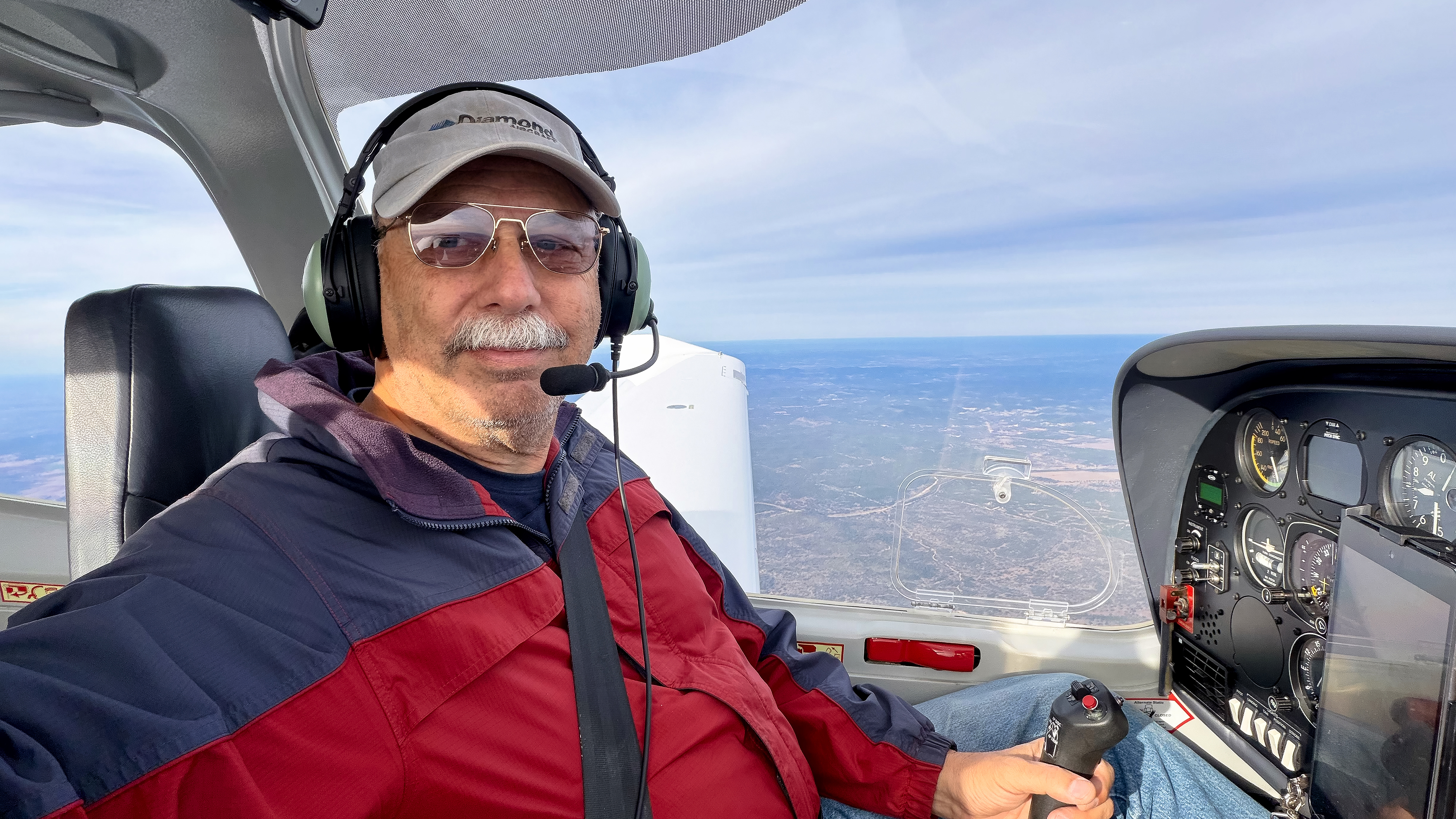 Steven Chalfin flying his Diamond DA40