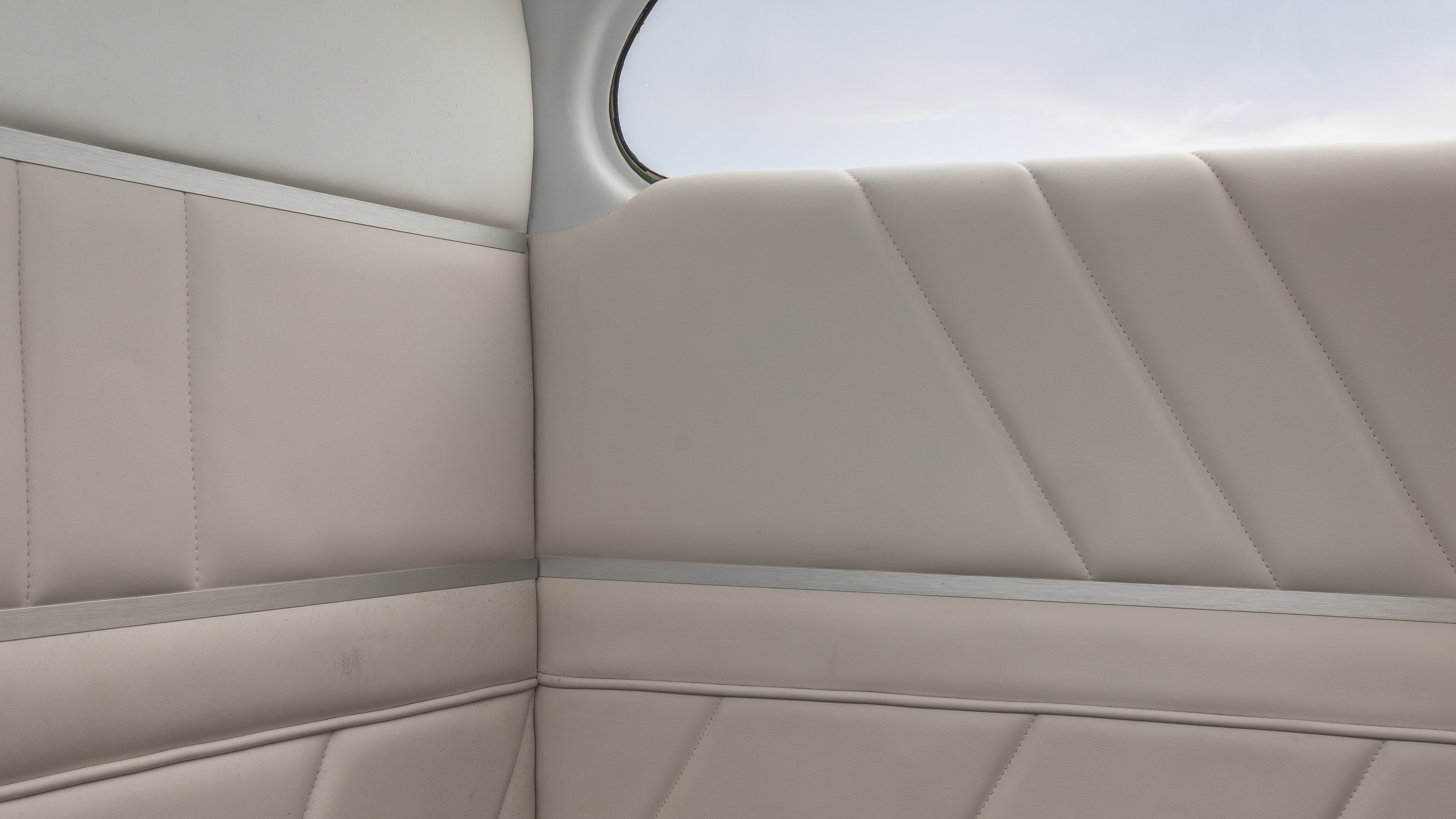 The interior is an Air Mod classic leather design. 