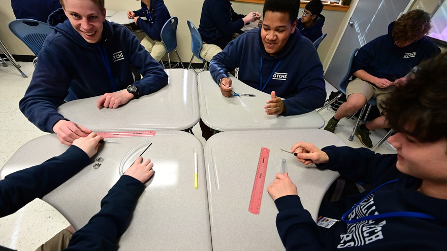 Students at Greenville Technical Charter High School, a South Carolina high school utilizing the AOPA High School STEM curriculum, learn aviation concepts during a hands-on exercise. Photo by David Tulis.
