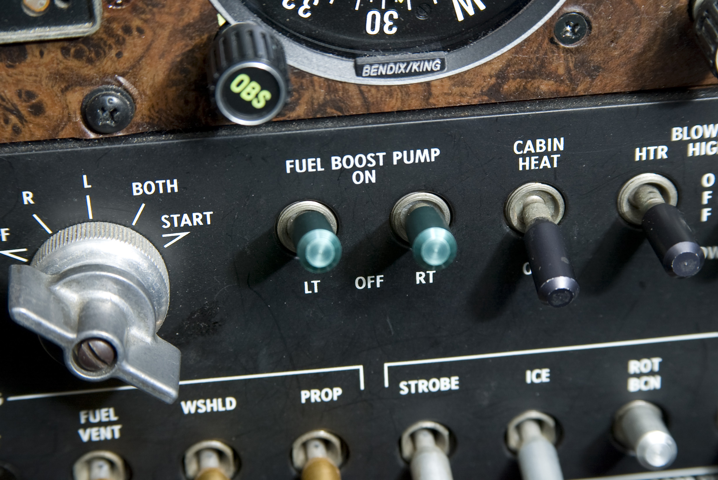 Fuel boost pump switches.
Wichita, KS   USA
Image#: 04-350_048.TIF   Camera: Canon EOS-1D 
