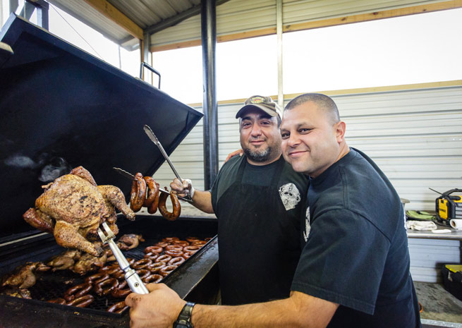 Chow down on barbecue during the AOPA Fly-In at San Marcos on April 26.