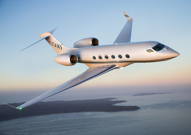 The G500 will be a Mach 0.90, 5,000-nautical-mile (at Mach 0.85), up to 18-passenger design. First flight is set for 2015. Image by Paul Bowen, Bowen@AirToAir.net.
