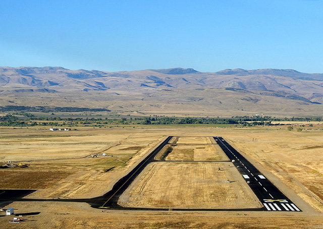 airport hot springs