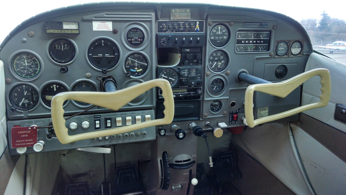 Cessna 182 Panel Layout