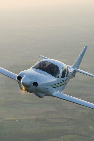 Aerial photography of a Lancair IV-P built by Steve Lackey and partner Mike Moffitt.Frederick, MD   USAImage#: 04-357_086.tif     Camera: Canon EOS-1D 