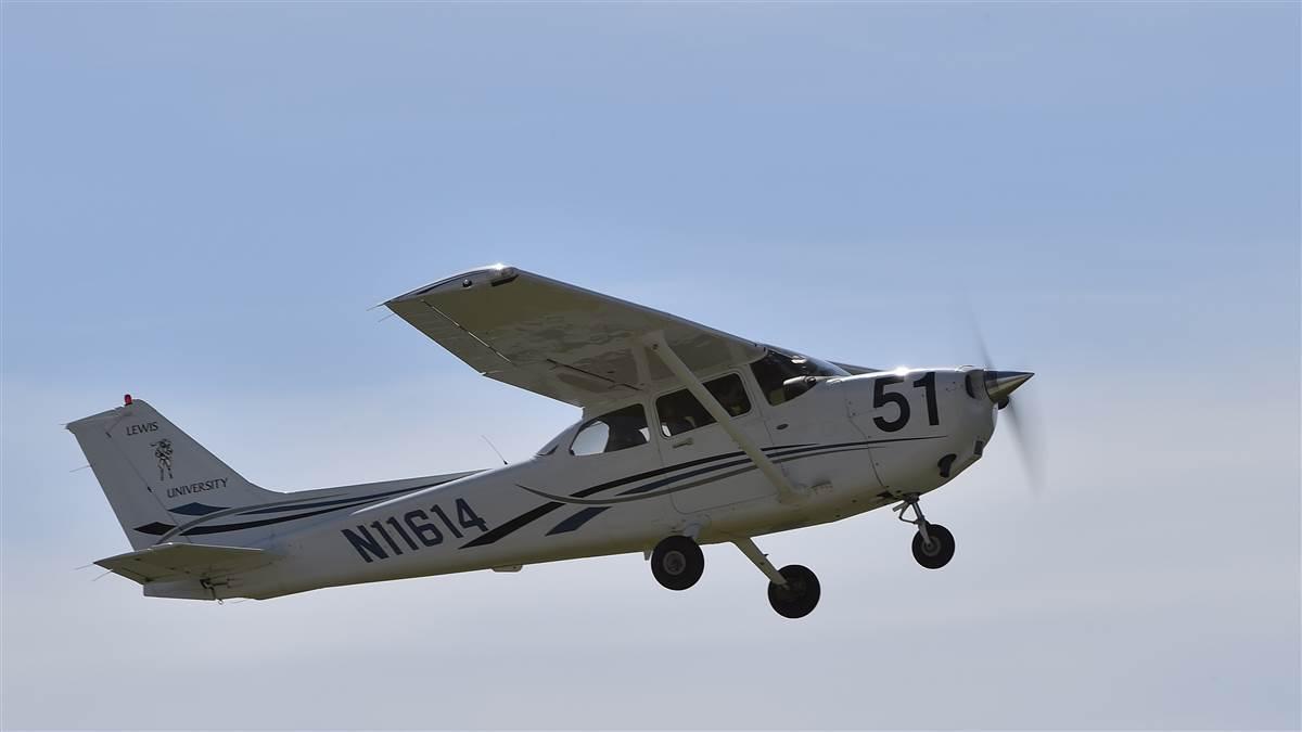 College teams take off in Air Race Classic AOPA