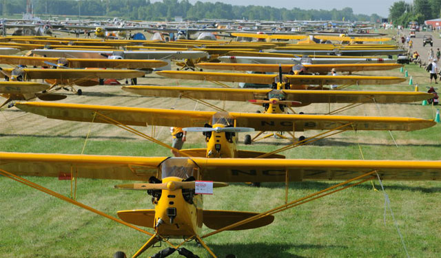 Flight of 75 Cubs marks 75th - AOPA